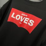 футболка чорна оверсайз з принтом Jesus Loves you