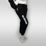 спортывні штани з написом Blessed