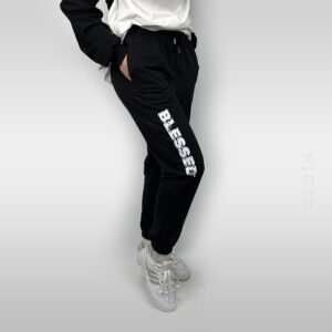 спортывні штани з написом Blessed