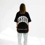 футболка чорна з принтом yeshua