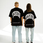 футболка чорна з принтом yeshua