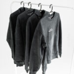 світшоти варенка з написом All we need is God