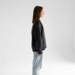 світшот варенка з написом All we need is God