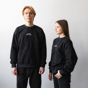 світшот чорна варенка з написом All we need is God