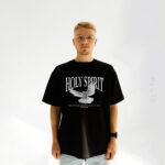 чорна футболка Holy Spirit