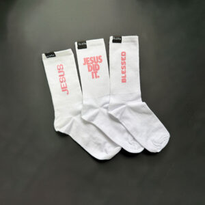 білі шкарпетки з рожевим принтом